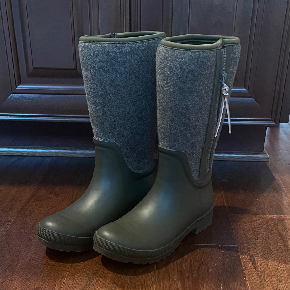 Sperry Olive and Charcoal Women's Winter Boots